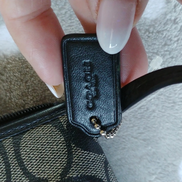 Coach  Wristlet - Picture 8 of 8